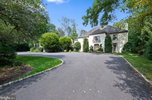 71 Tunbridge Rd, Haverford PA  19041-1038 exterior