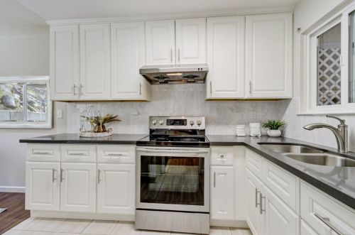 136 Eastmoor Ave, Daly City, CA 94015-2051
