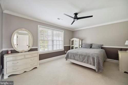 10 Devonshires Ct, Blue Bell PA  19422-2560 exterior