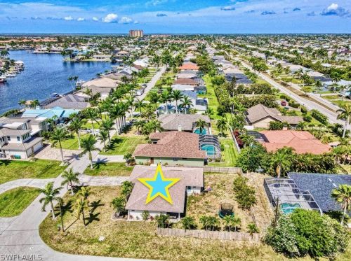 721 56 St, Cape Coral FL  33914-7224 exterior