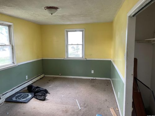 51 Schenectady Ave, Babylon NY  11704-1619 exterior