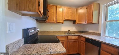 263 Maple Ave, Harleysville PA  19438-1742 exterior