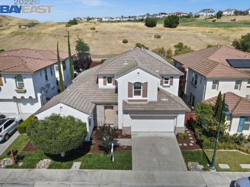 6091 Round Hill Dr, Pleasanton, CA 94568-8814