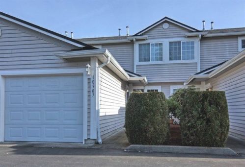 10907 63rd St, Puyallup, WA 98372-2747