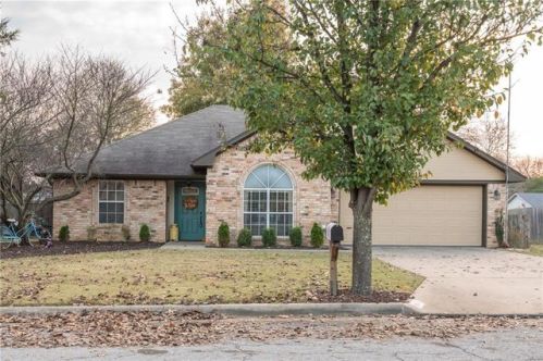 1011 Fairview Ln, Greenwood, AR 72936-3046