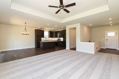 637 Annecy Park Cir, Waterford WI  53185-4262 exterior