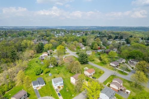 1220 Harvest Ct, Bridgeville PA  15017-1108 exterior