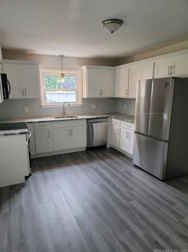 29 Temple St, Waterbury, CT 06706-2103