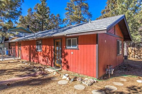 2099 4th Ln, Big Bear City CA  92314-9560 exterior