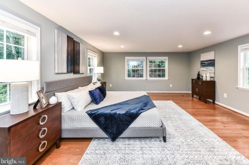 3027 Crane Dr, Falls Church VA  22042-3004 exterior