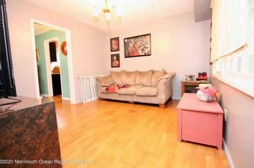 111 Princess Anne Dr, East Freehold NJ  07728-3066 exterior