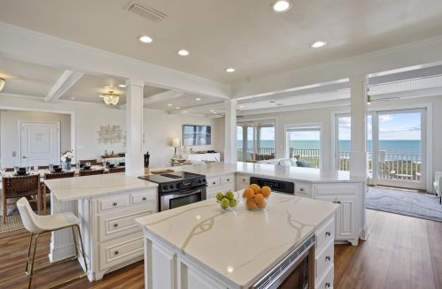 1564 Gulf Bch Dr, Saint George Island FL  32328-3106 exterior