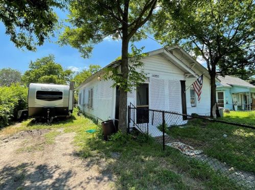 2308 Morgan St, Greenville TX  75401-2841 exterior