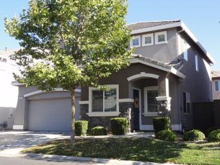 1651 Bushy Tail St, Roseville, CA 95747-4669