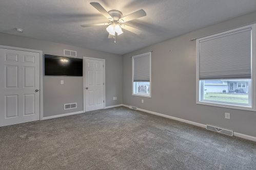 5268 Center Dr, Latrobe PA  15650-2770 exterior