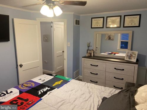 121 Hollywood Ave, Norristown PA  19403-1621 exterior