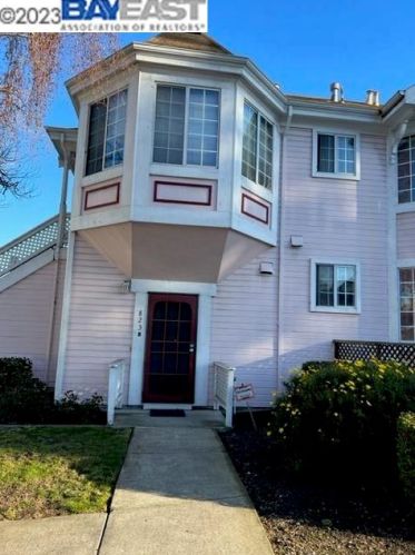 823 15th St, Oakland, CA 94607-3245