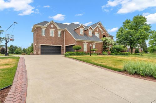 14184 Shoreline Dr, Granger, IN 46530-4845