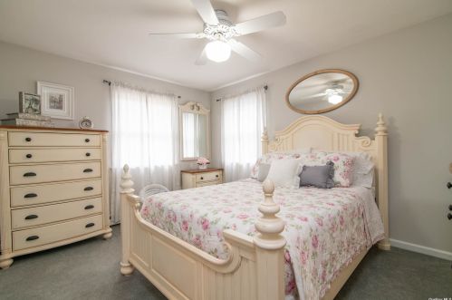 121 Stethem Dr, South Setauket NY  11720-4083 exterior