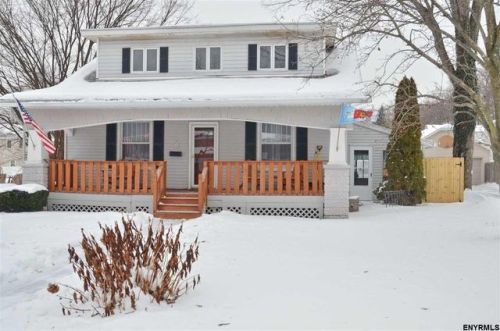 2 Mercer St, Waterford, NY 12188-1806