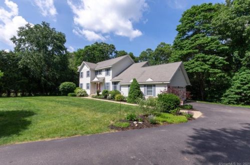 10 Ethel Ct, Norwich, CT 06360-1760
