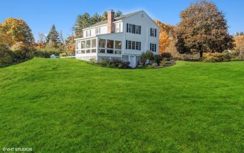 107 Christian Hill Rd, Amherst, NH 03031-3325