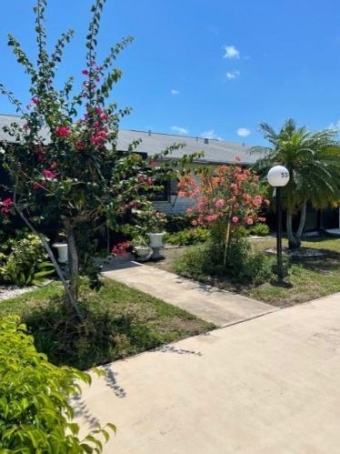 5374 Glenda St, West Palm Beach, FL 33417-1072