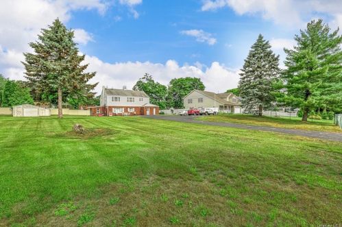 5 Lewis Dr, Stony Point, NY 10980-2205
