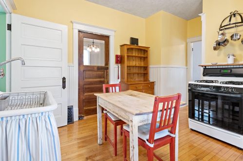 2112 Talmage Ave, Minneapolis MN 55414-2659 exterior