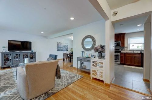 3 Grover Ter, Ridgewood NJ  07452-3516 exterior