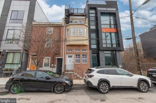 1229 Leithgow St, Philadelphia, PA 19147-0052