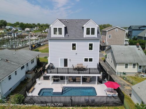 8 Benton Ave, Leonardo NJ  07737-1403 exterior