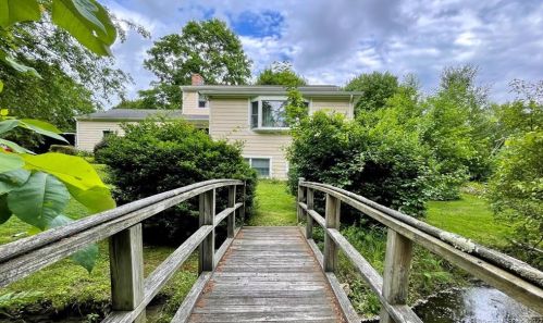 51 Platt Ln, Milford, CT 06461-2053