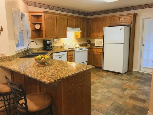1711 Mill Garden Dr, Ponchatoula, LA 70454-3541