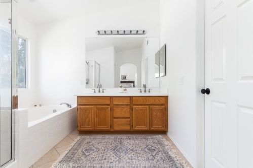 43020 Noble Ct, Temecula CA  92592-4385 exterior