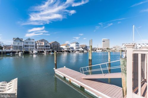 556 Connecticut Ave, Atlantic City, NJ 08401-2762