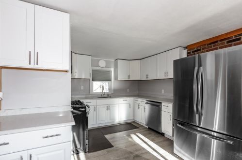 109 Brookdale Rd, Salem NH  03079-2844 exterior