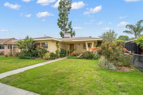 3093 Palo Verde Ave, Long Beach, CA 90808-4054