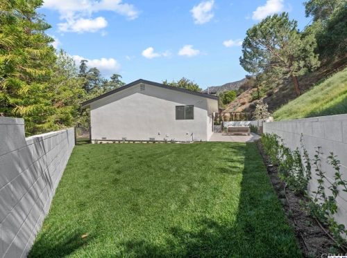 5267 Gould Ave, La Canada CA  91011-2443 exterior