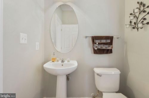 5312 Kernstown Ct, Haymarket VA  20169-4504 exterior