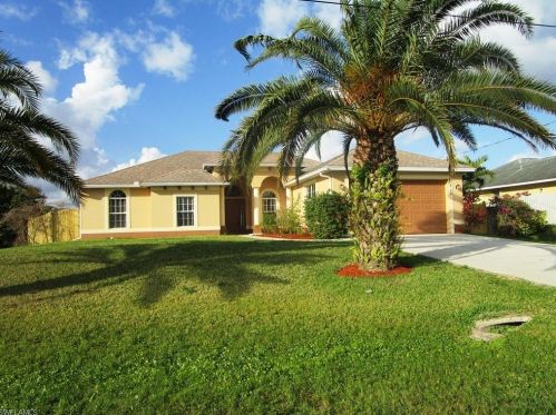 5014 Benton St, Lehigh Acres, FL 33971-7577