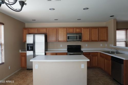 1153 Hampton Ln, Gilbert, AZ 85295-8212