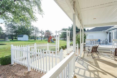 6850 Castlewood Dr, Carroll OH  43112-9786 exterior