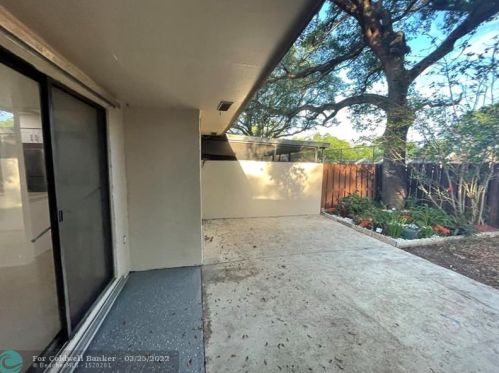 9667 15 Ct, Hollywood FL 33024-4429 exterior