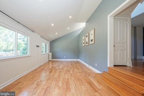 404 Maple Ave, Camden NJ  08109-2021 exterior