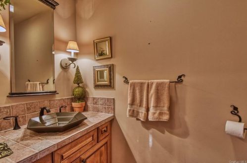 8 Silo Ln, Warwick NY  10990-2872 exterior