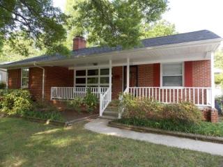 1525 Sherwood Dr, Burlington, NC 27215-2059