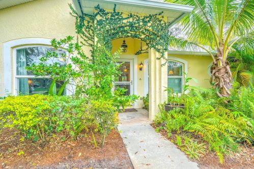2666 10th Ave, Vero Beach, FL 32960-5052
