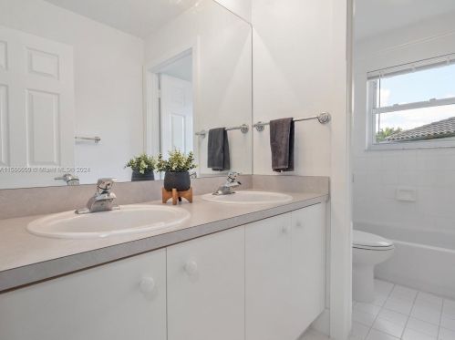 3761 144th Ave, Hollywood FL  33027-3785 exterior