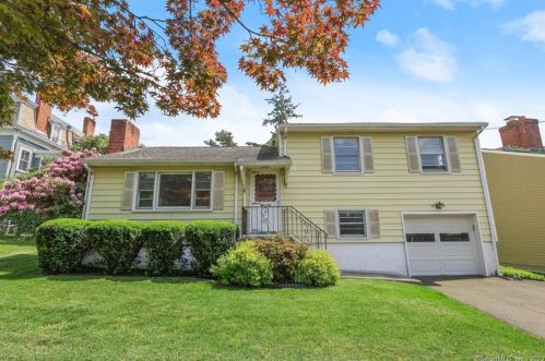 8 Mitchell St, Stamford, CT 06902-7832